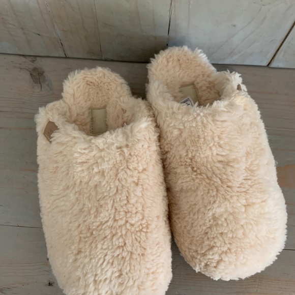 UGG FUZZ SUGAR CLOG SLIPPERS natural   womens us 11 NEW - Picture 3 of 12